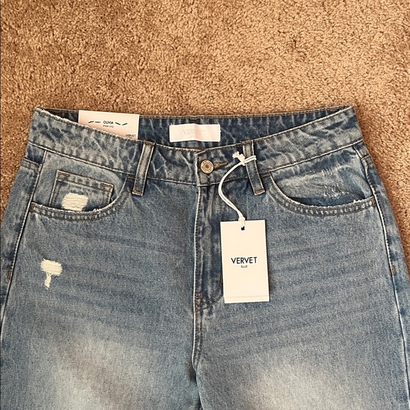 NWT Vervet Blue Olivia Wide Distressed Jeans - Picture 2 of 9